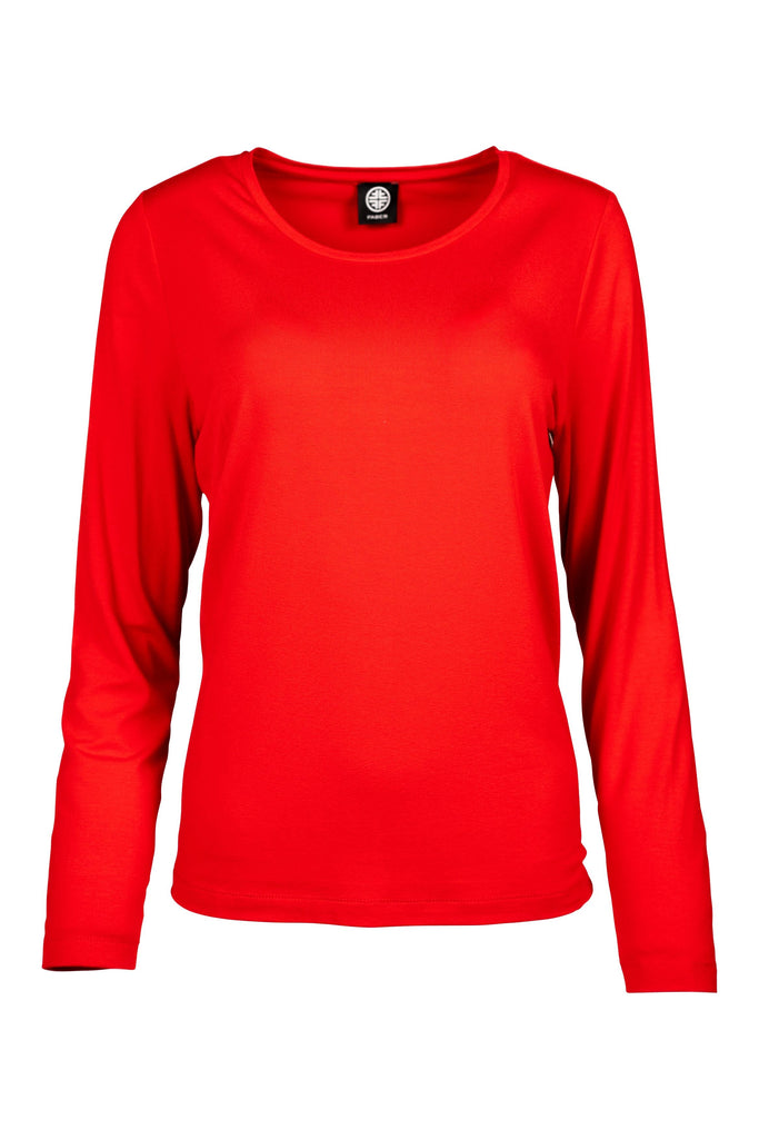 Langarmshirt in leuchtendem Rot mit Rundhalsausschnitt und schmaler Passform. Der schlichte, klassische Schnitt macht das Shirt zu einem vielseitigen Basic für jeden Tag.